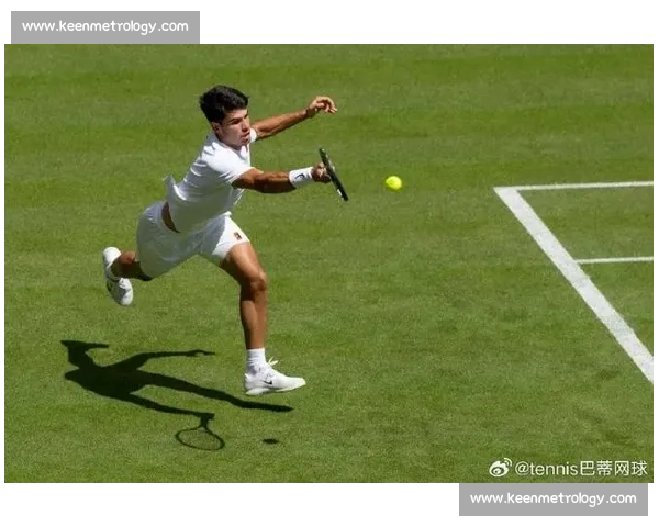 弗格尼尼温网谢幕战泪别网坛 阿尔卡拉斯暖心赠球衣圆爱子珍藏梦